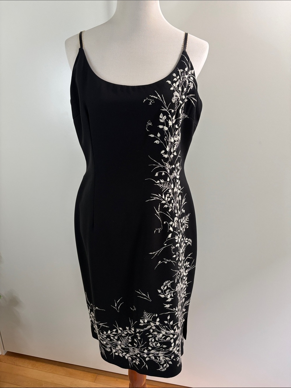 Maggie London Embroidered Black and White Floral Dress | 14
